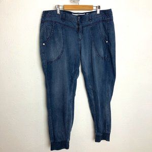 ***NOT PLUS SIZE*** Q/S Blue Jeans, Loose Fit, Gwen, W40 L30
